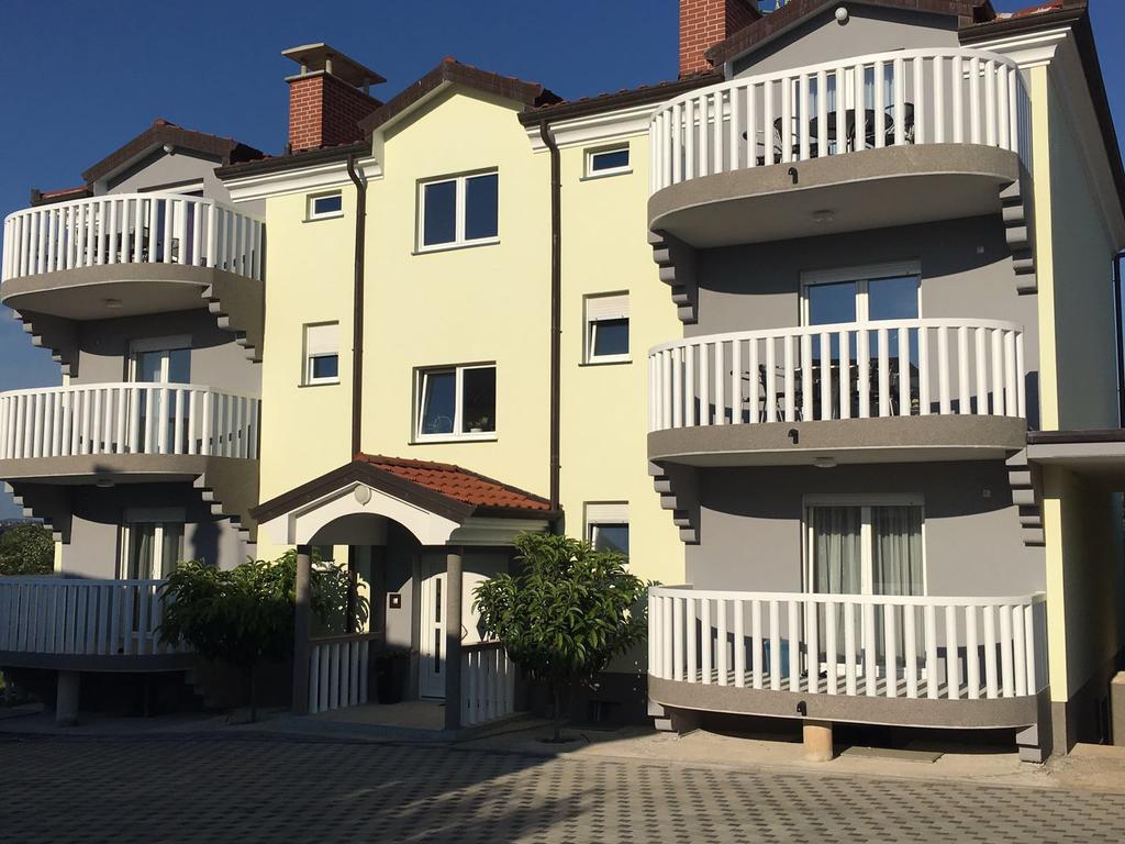 Apartments Barbic Umag Buitenkant foto